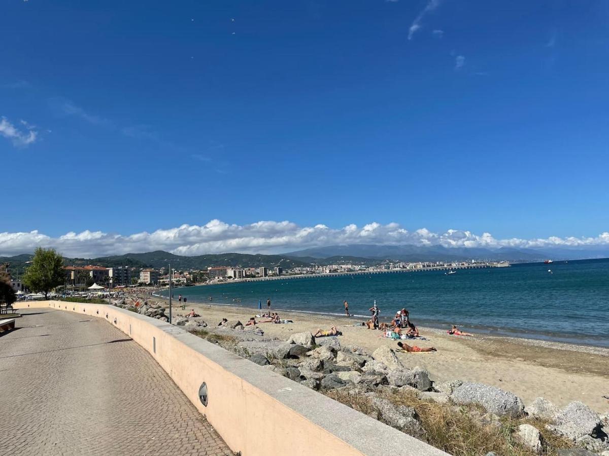 Autumn Apartment Vado Ligure Exterior photo